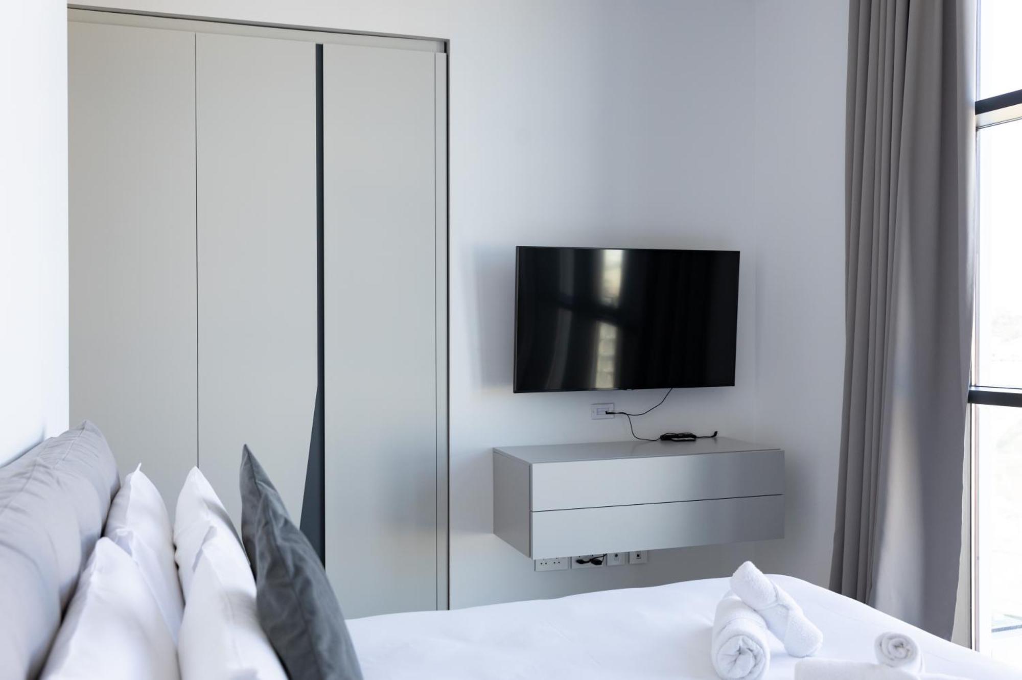 Modern Apartment In The Center Of St Julians By Arcobnb San Ġiljan Buitenkant foto