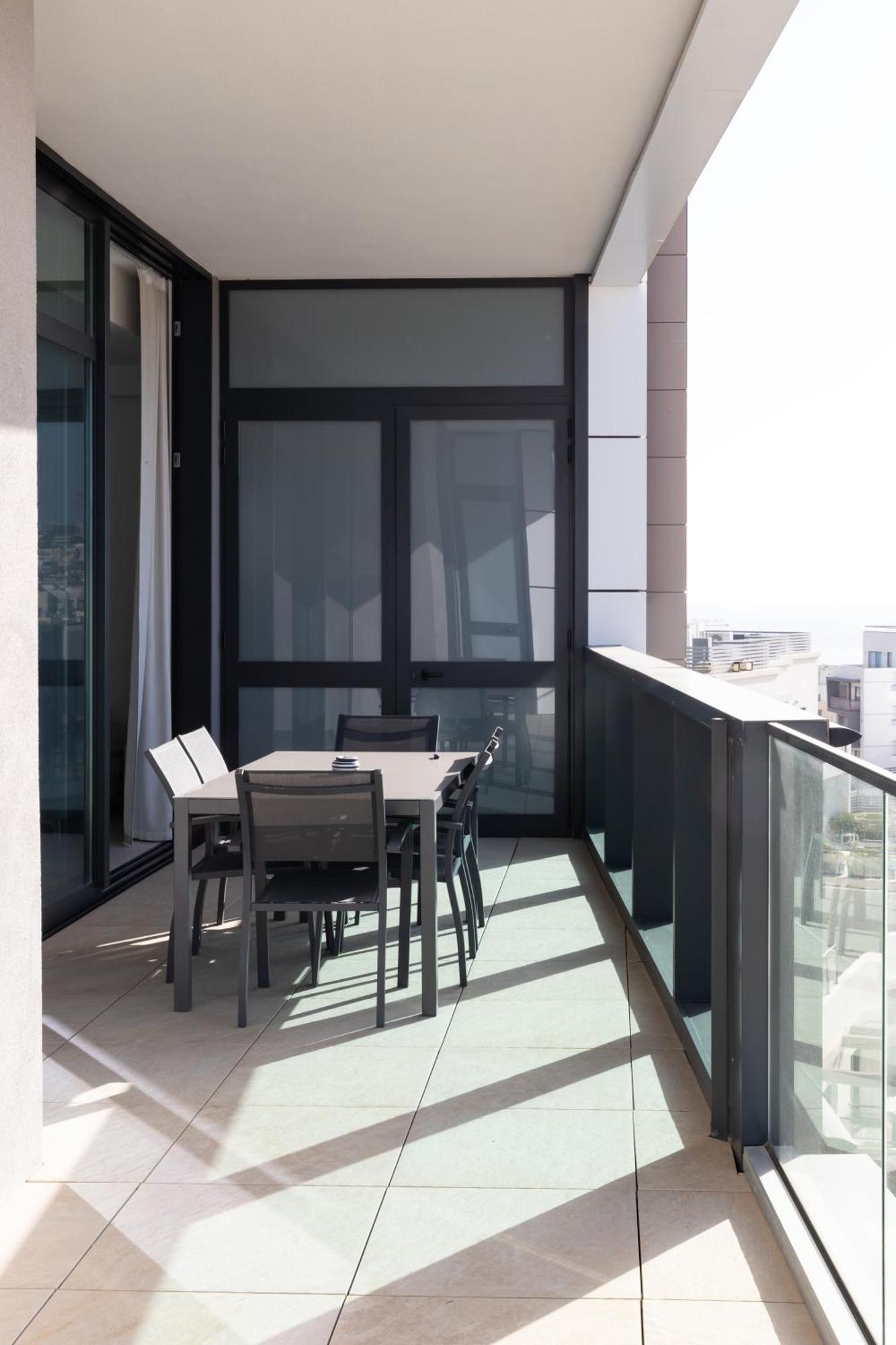 Modern Apartment In The Center Of St Julians By Arcobnb San Ġiljan Buitenkant foto