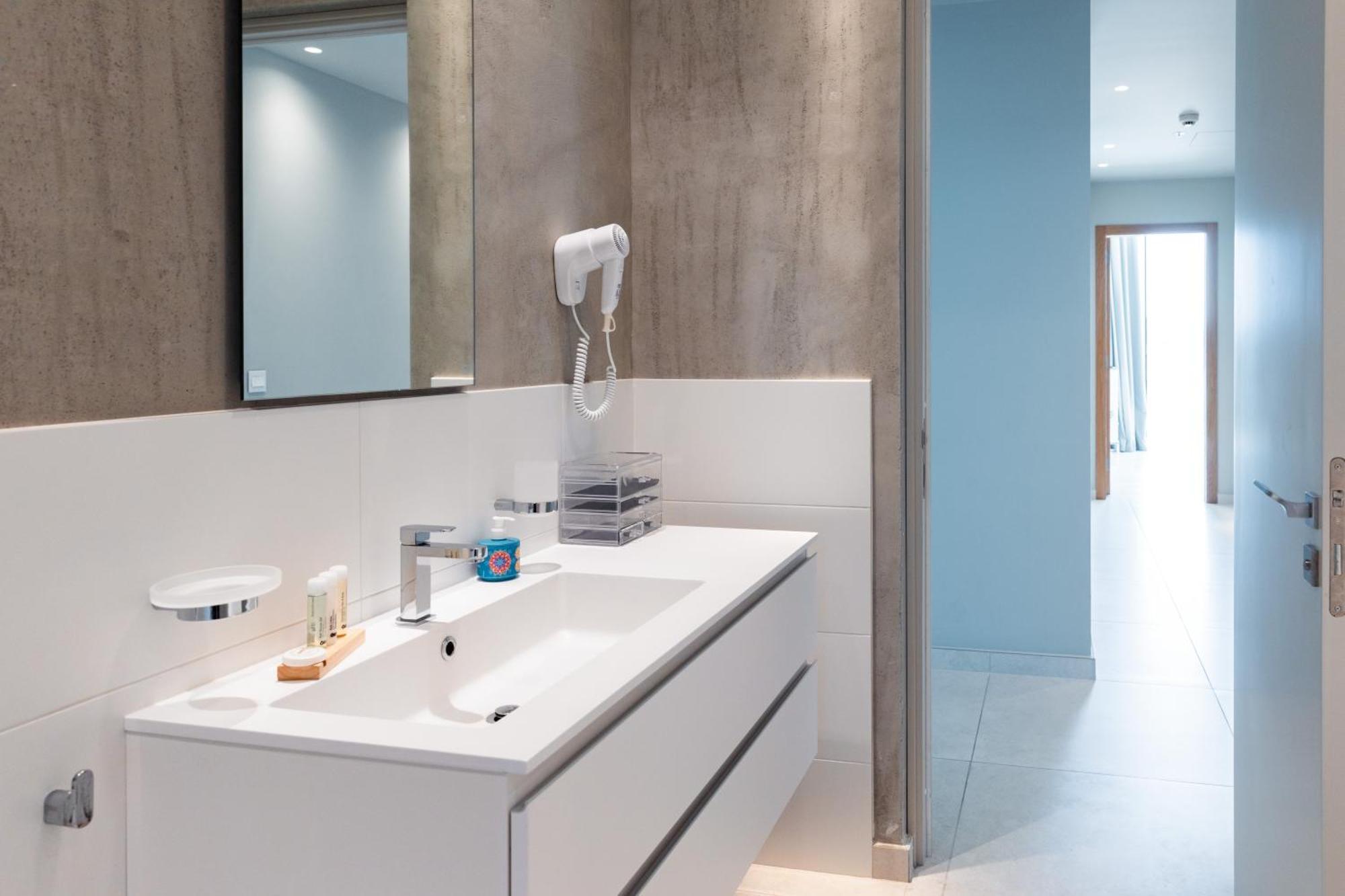 Modern Apartment In The Center Of St Julians By Arcobnb San Ġiljan Buitenkant foto